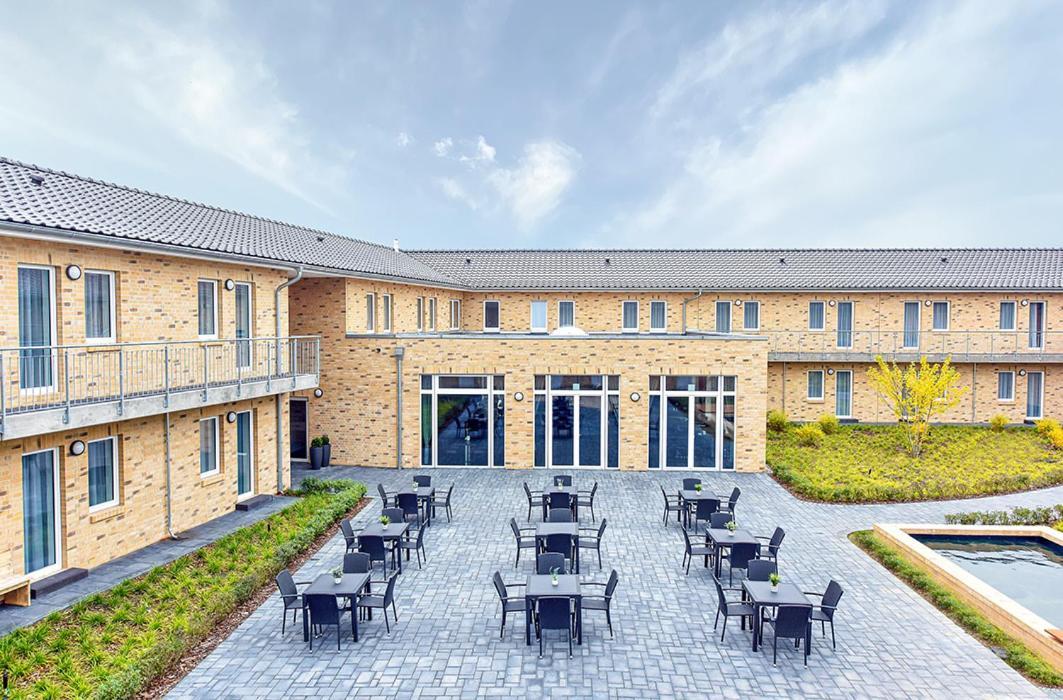 Prima Inn Hotel & Hof Neuruppin - Digitales & Rezeptionsloses Motel Exteriör bild