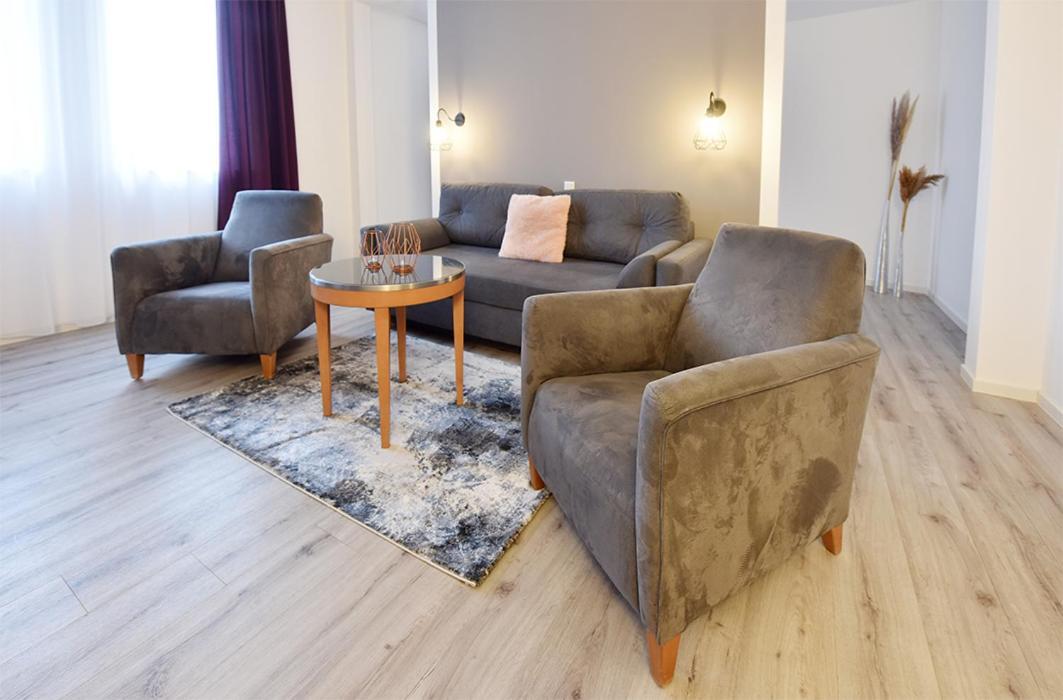 Prima Inn Hotel & Hof Neuruppin - Digitales & Rezeptionsloses Motel Exteriör bild