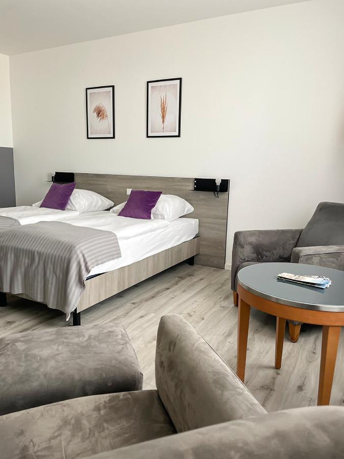 Prima Inn Hotel & Hof Neuruppin - Digitales & Rezeptionsloses Motel Exteriör bild